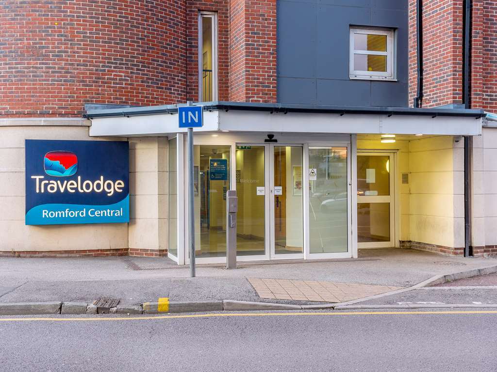 Travelodge London Romford Exterior foto